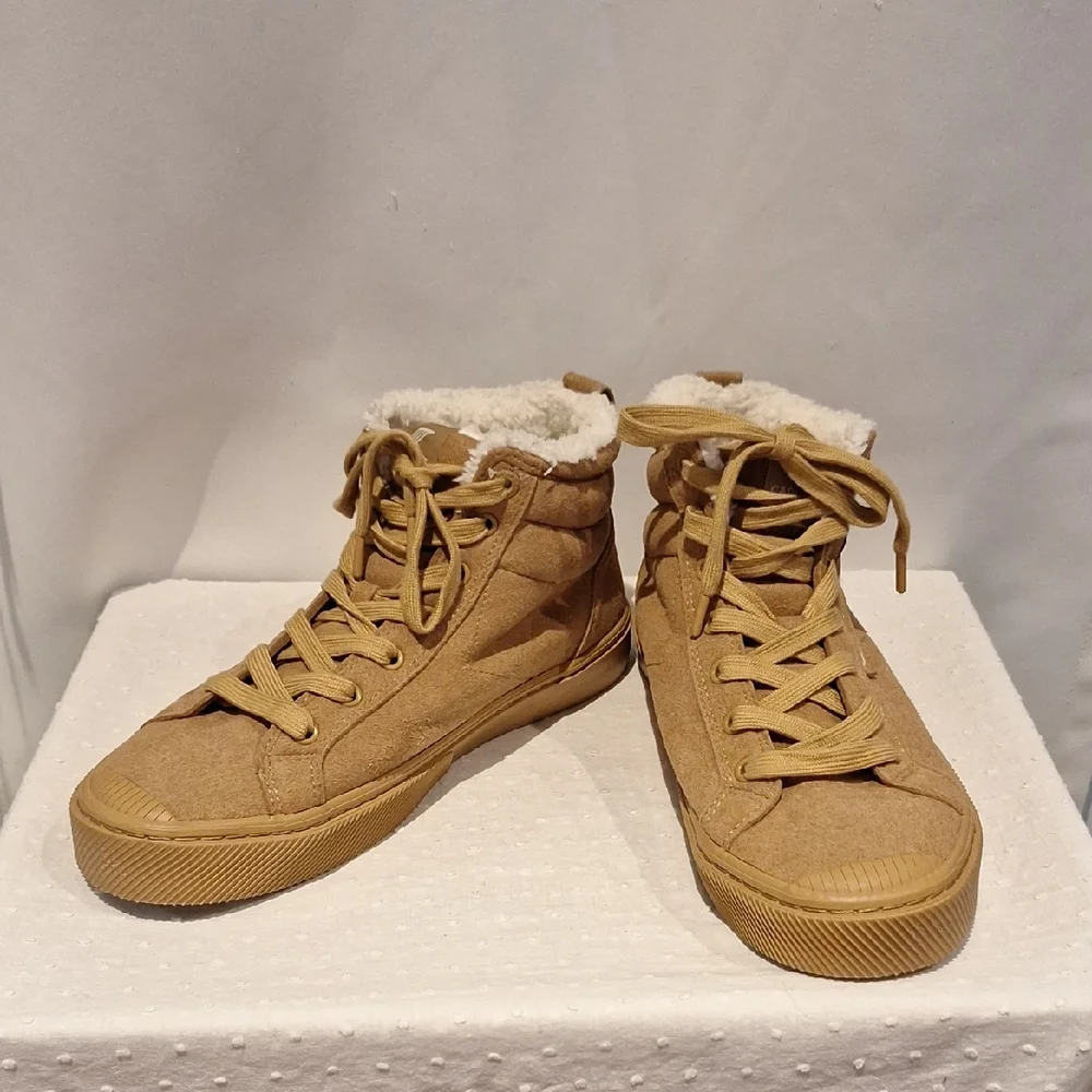 Cariuma All Camel High-Top Vegan Suede Thermal Sneakers Size 8.5
